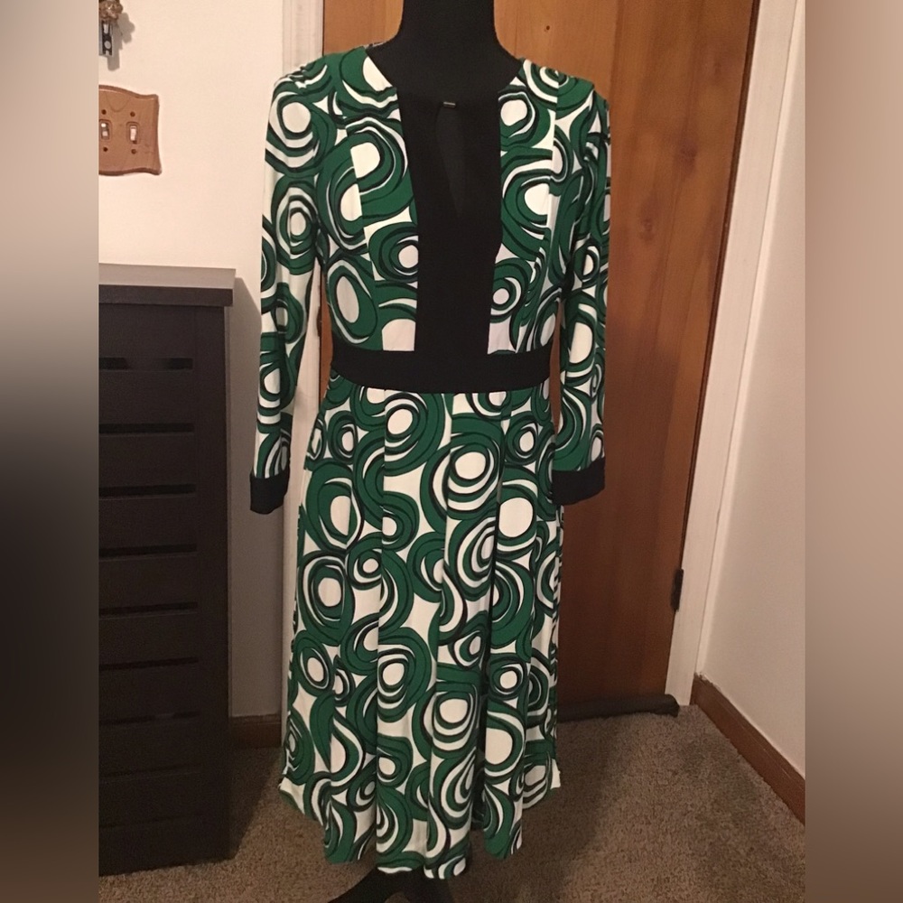 Beautiful circle pattern dress